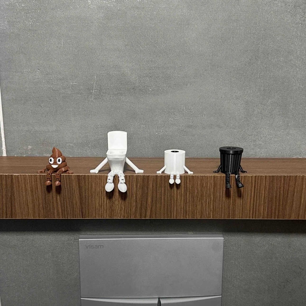 Banyo Rafı İçin 4'lü Komik Oturma Figürleri Seti - Klozet, Çöp Kutusu, Tuvalet Kağıdı ve Kaka Emoji Dekor