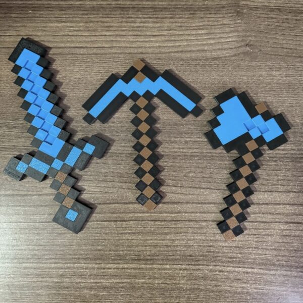 Pixel Güç Seti: Elmas Kılıç, Kazma ve Balta (Minecraft Temalı 3'lü Set)