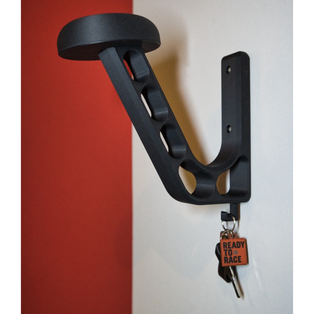 Duvarınızdaki Güç Alanı: Kask ve Anahtar Düzenleyici (Kask Askılığı) - Görsel 2